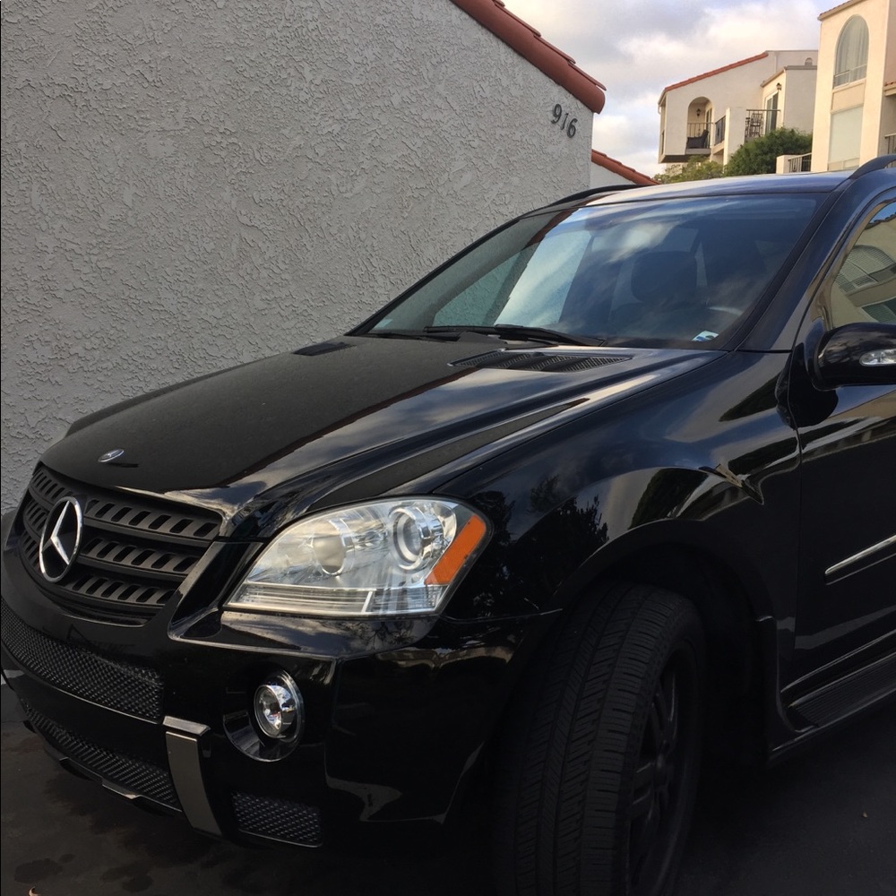 Mercedes ML550 - Picture 2 of 6